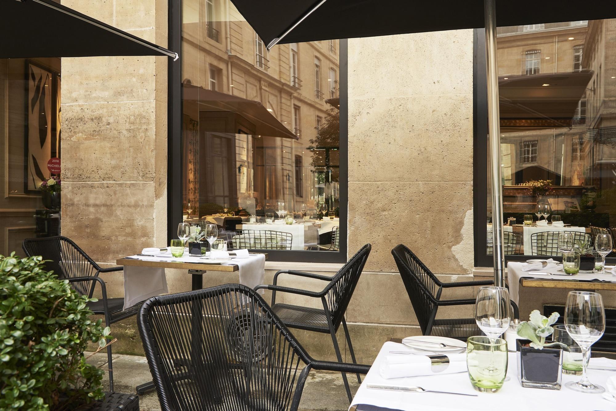 Grand Hotel Du Palais Royal Paris Exteriör bild